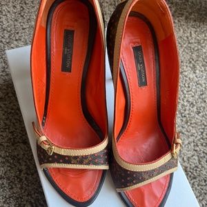 Authentic Louis Vuitton Heels open toes, size 36 Made in Italy- multicolored